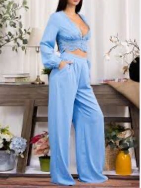 Nwt  two piece wide leg pants and long sleeve matching top size M